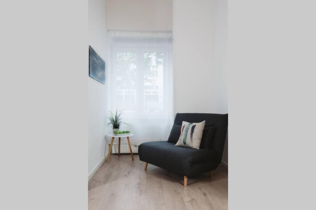 Near Shooping Center, 6 Guests Appartamento